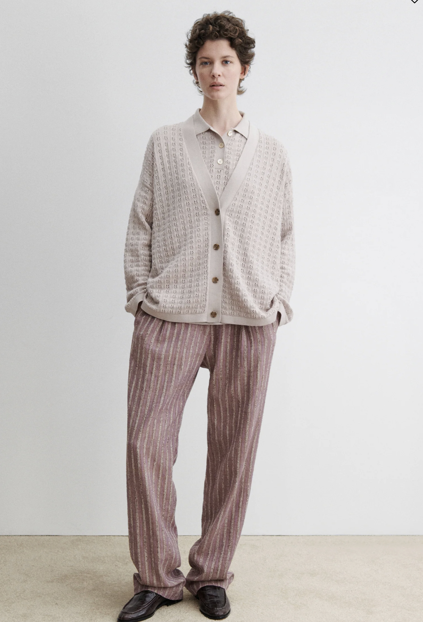 LEKKI SWETER POINTELLE